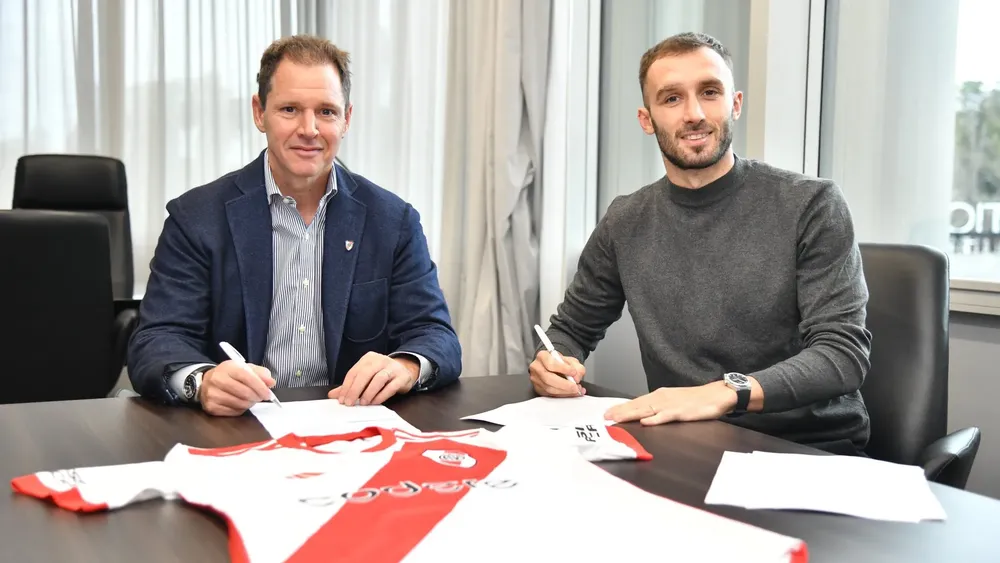 Firma contrato River Germán Pezzella