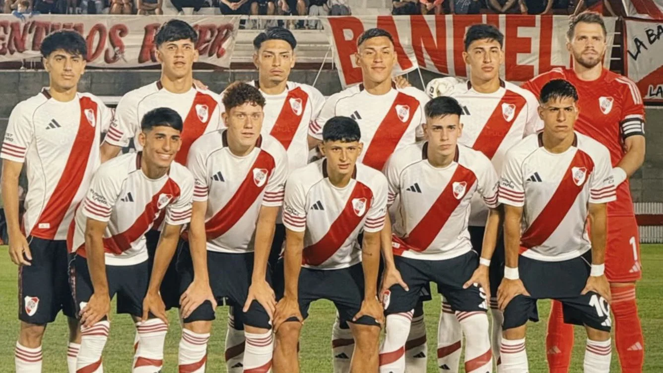 Equipo Reserva River formación  