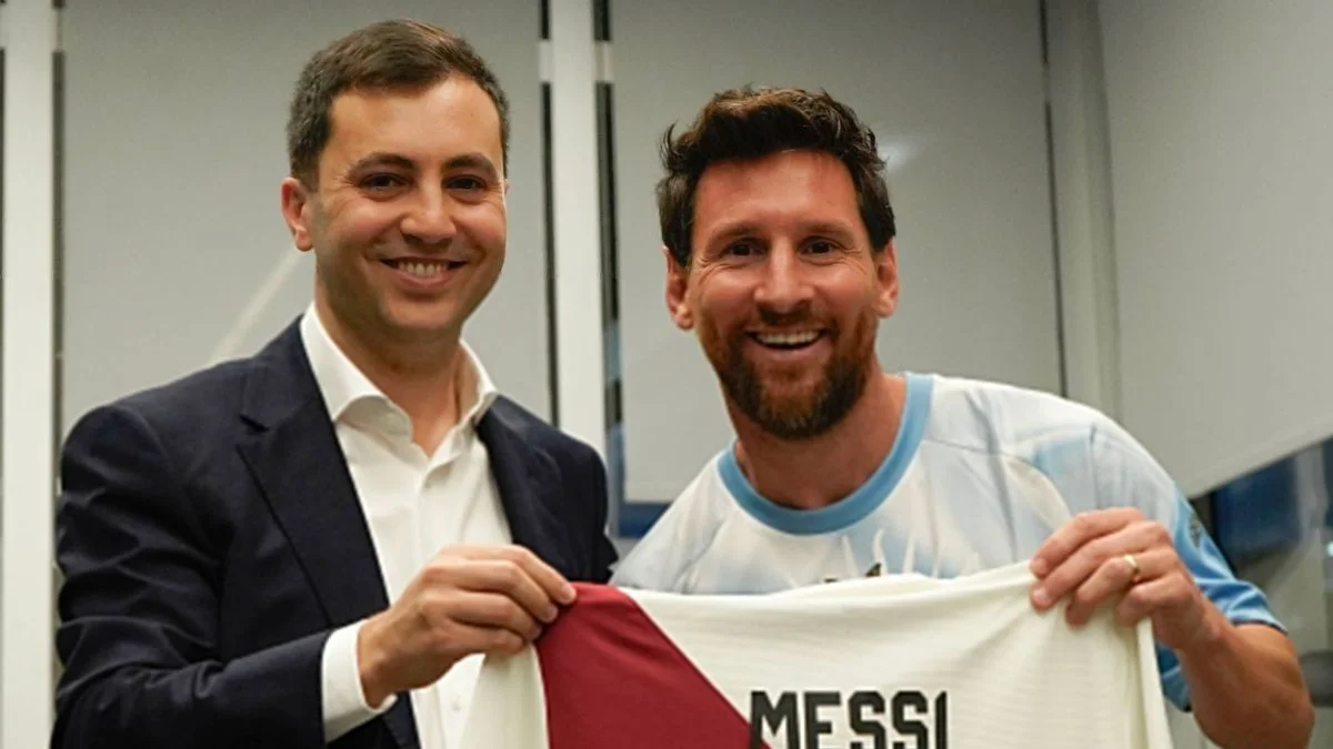 Stefano Di Carlo y Lionel Messi
