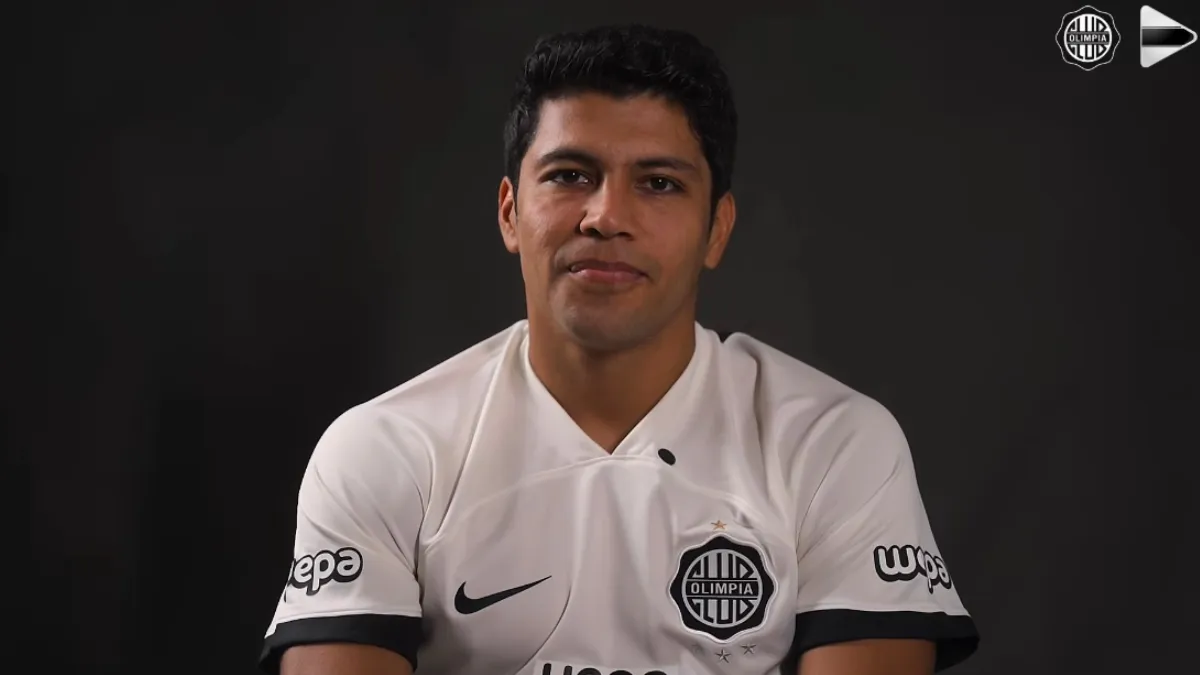 Robert Rojas presentado en Olimpia Foto: Olimpia