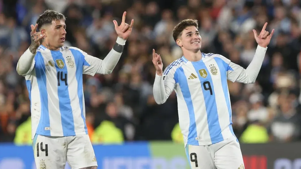 Julián Álvarez Enzo Fernández Araña Argentina