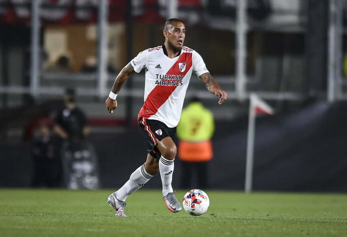 Maidana renovó su contrato