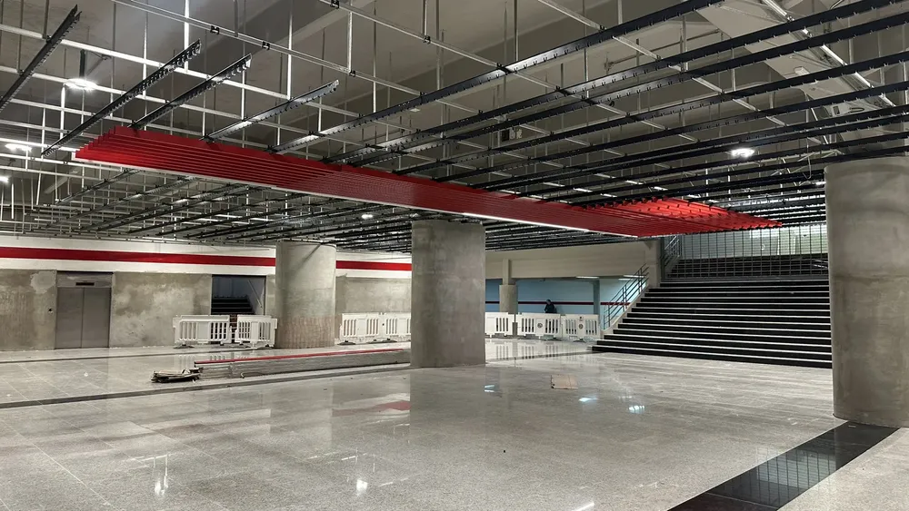 Hall central club River Monumental rojo y blanco