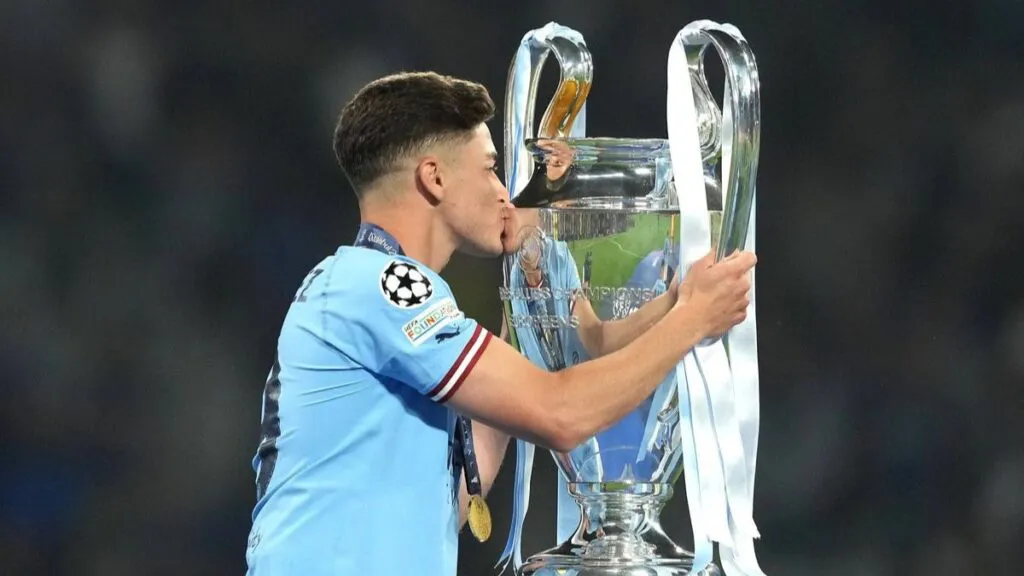 Julián Álvarez titular: El City empieza la defensa de la Champions
