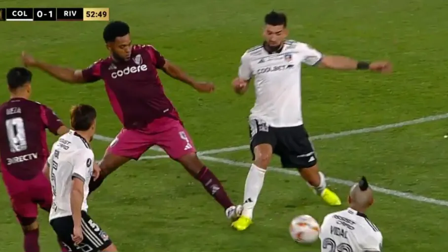 Pisotón Borja River Colo-Colo audio VAR árbitro (Foto: Transmisión Copa Libertadores)
