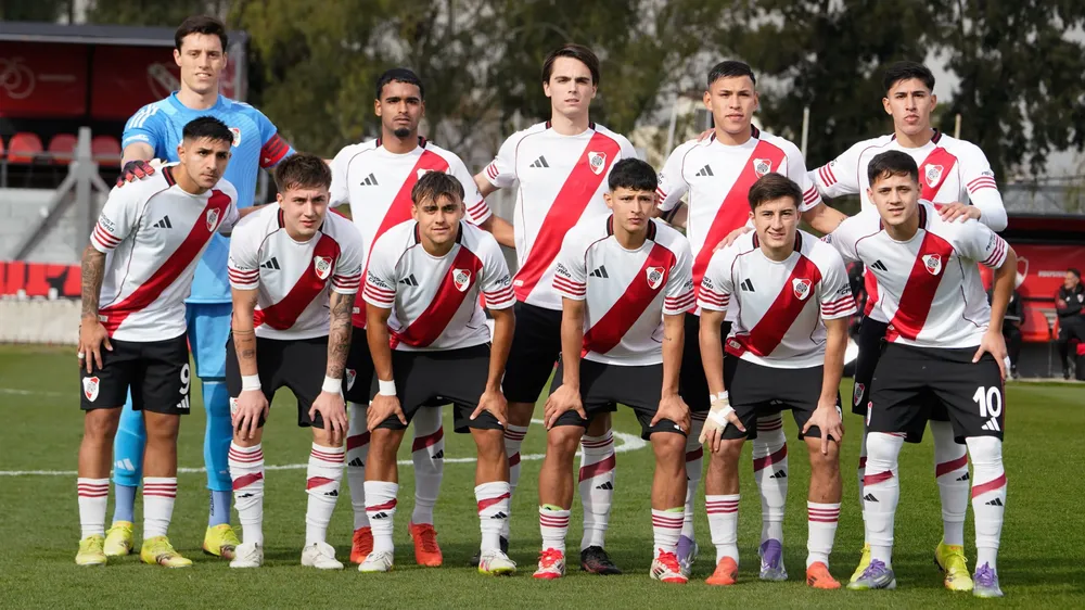 Equipo formación Reserva River (Foto: River Plate)