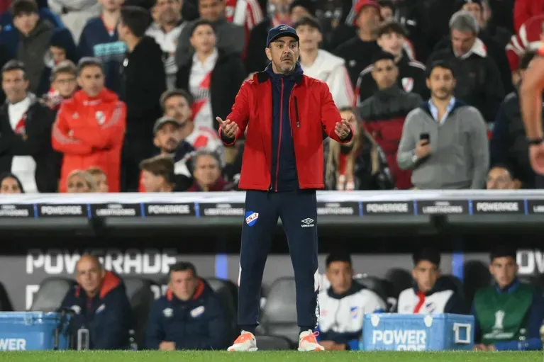 Álvaro Recoba entrenador de Nacional