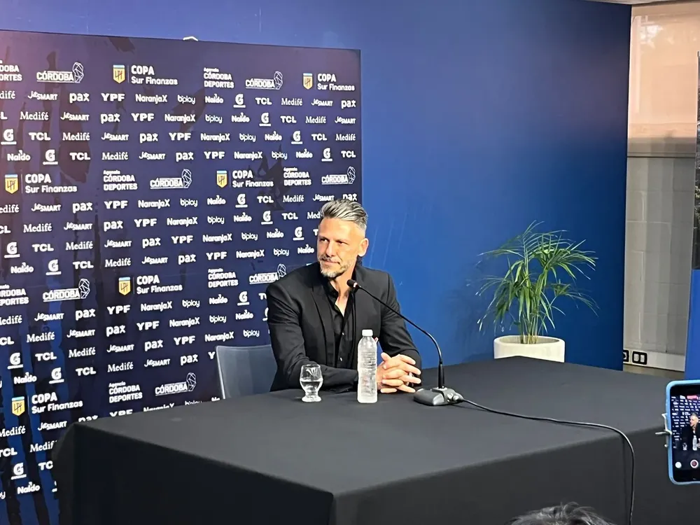 Demichelis en conferencia de prensa