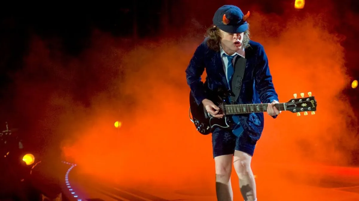 AC/DC en River