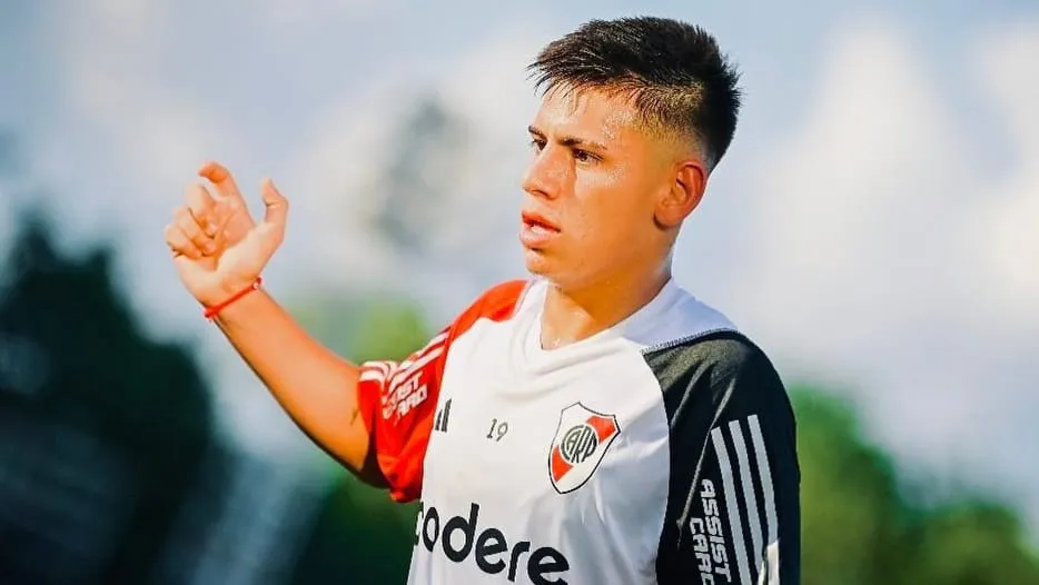 Claudio Echeverri deja la pretemporada con River (Foto: River Plate)
