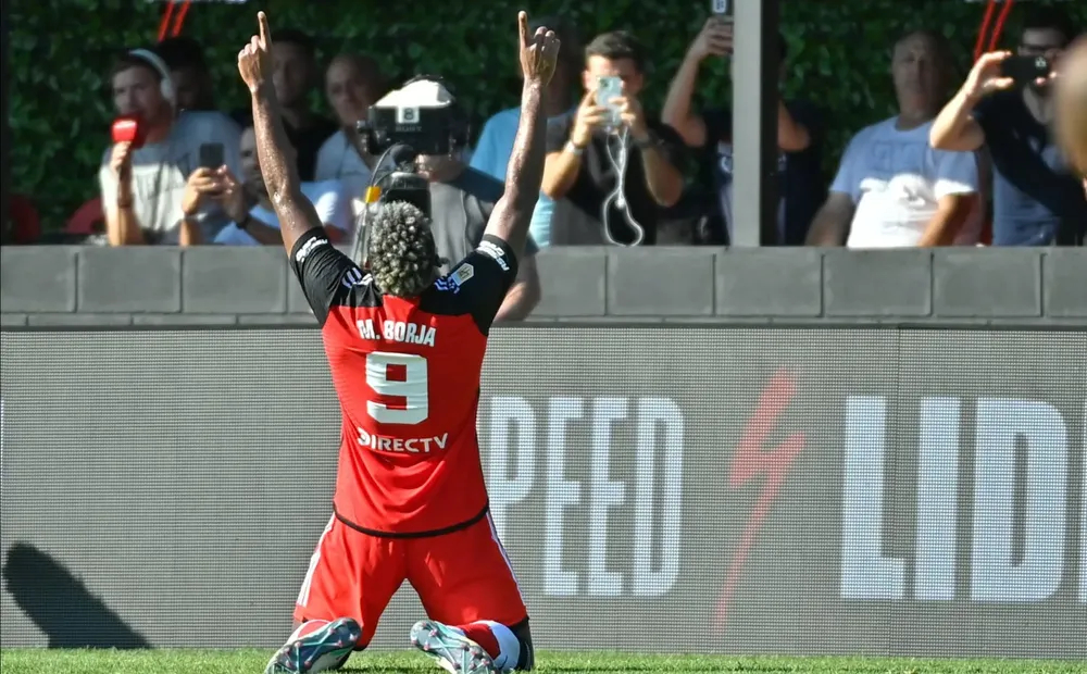 Miguel Ángel Borja festejo gol River Riestra