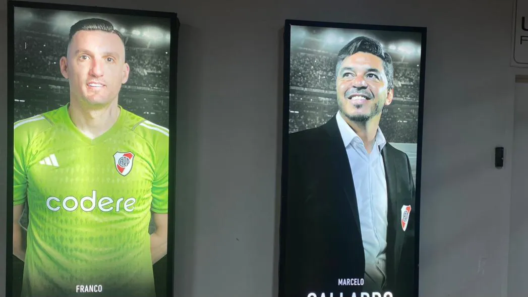 Armani Gallardo River Monumental gigantografía 