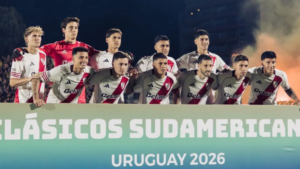 Formación de River vs. Peñarol