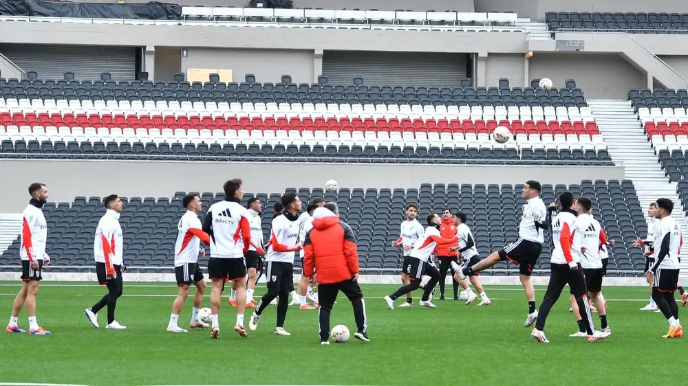 Marcelo Gallardo entrenamiento River plantel Monumental