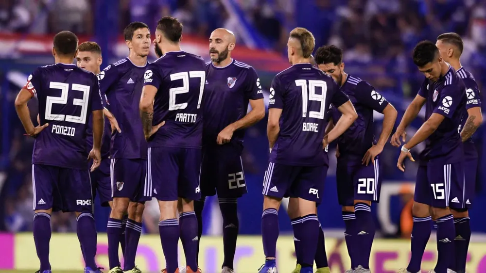 Equipo River racha negativa Liniers Vélez