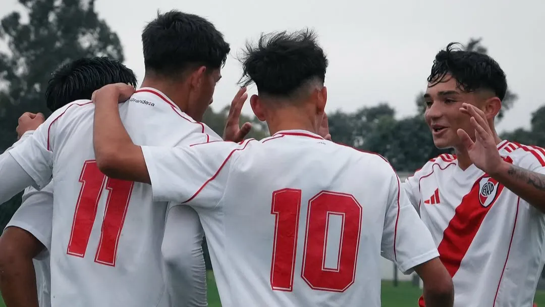 Inferiores equipo festejo gol River (Foto: River Plate)