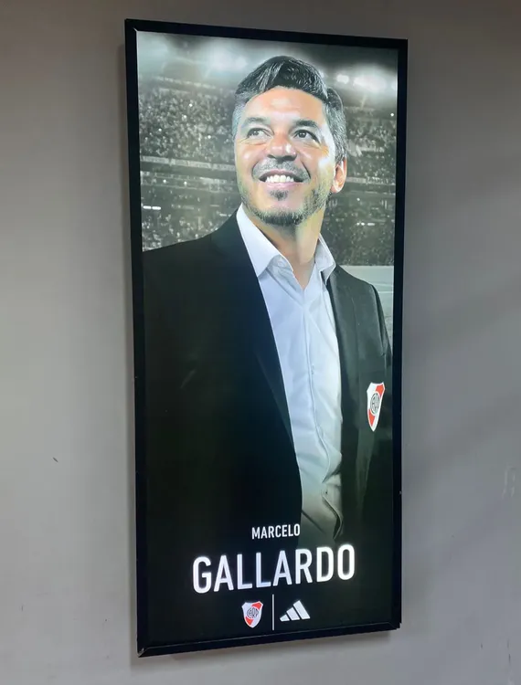 Gigantografía Gallardo River Monumental