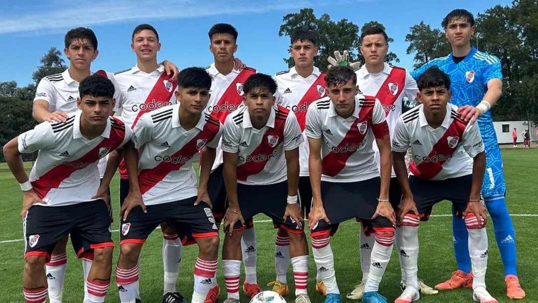 Formación Octava División River inferiores Bastian Demichelis