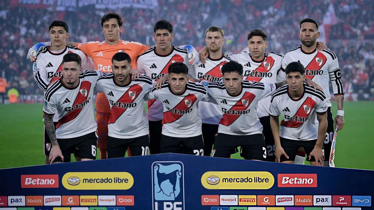 Formación de River vs. Racing