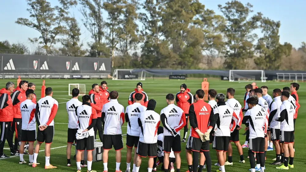 Entrenamiento plantel River equipo Demichelis