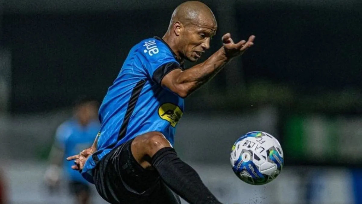 A los 40 años de edad, Carlos Sánchez tiene nuevo club