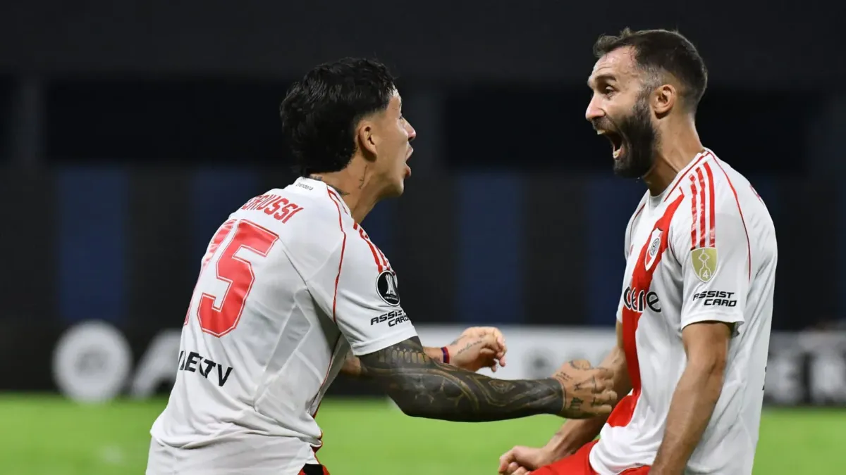 Festejo gol Driussi Pezzella River Libertadores