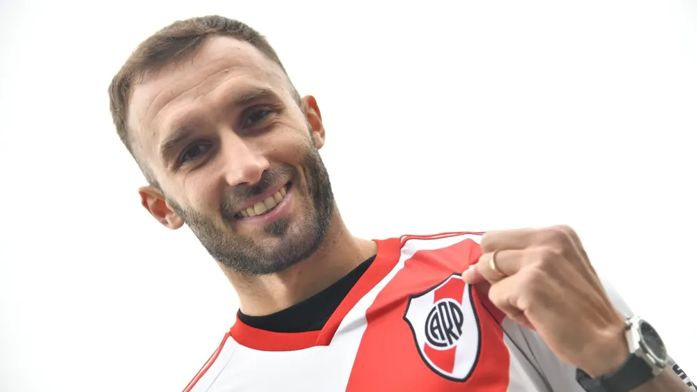 Germán Pezzella camiseta River 2024