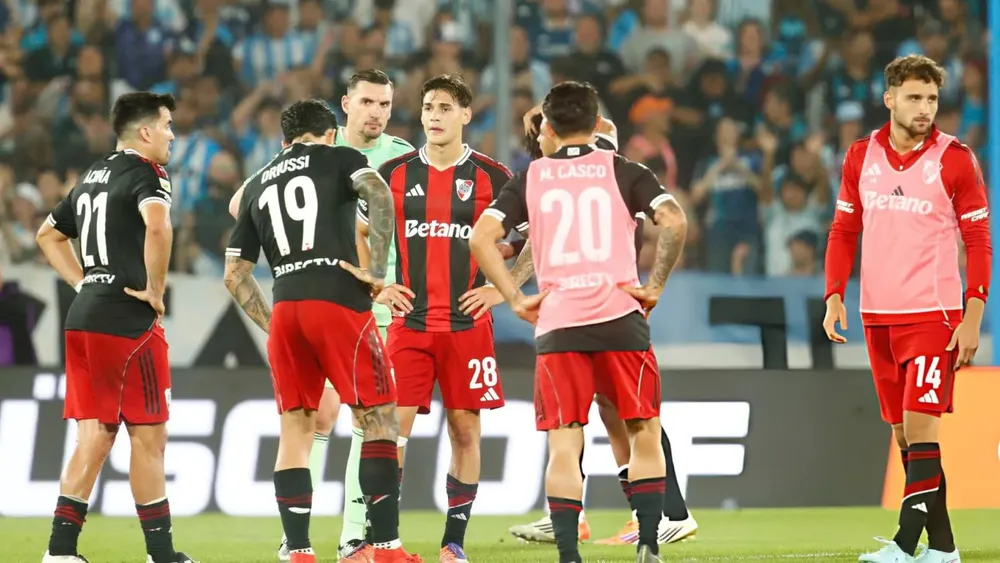Jugadores River derrota equipo