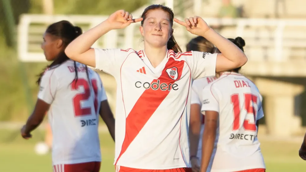 Annika Paz festejo gol River Femenino Belgrano