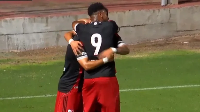 Festejo gol equipo Reserva River   (Foto: captura video LPF Play)
