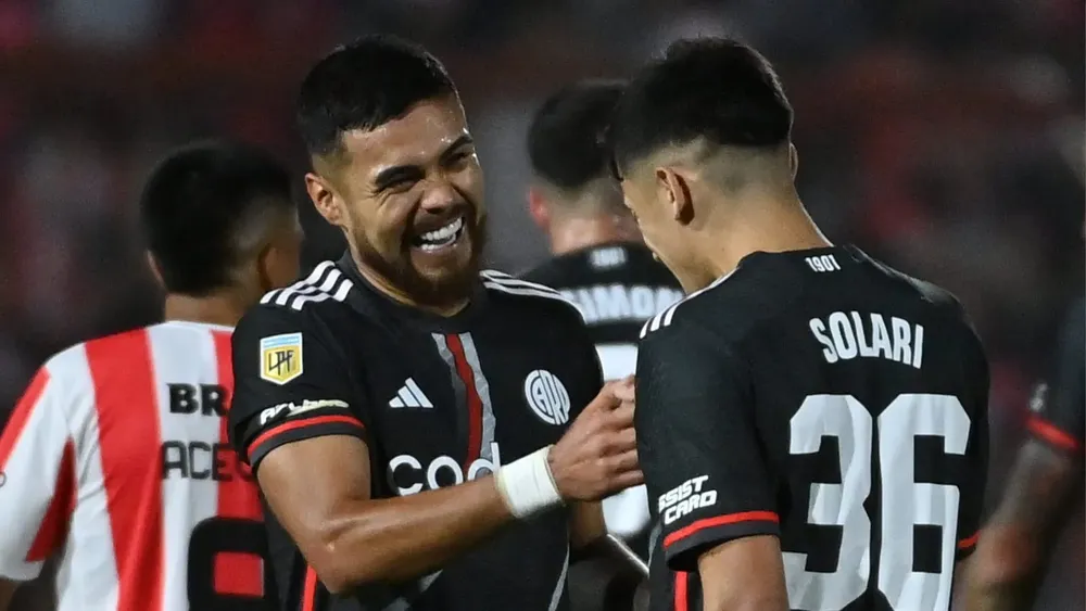 Festejo gol Paulo Díaz Solari River