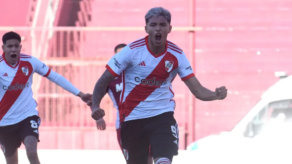 Festejo gol Reserva River Agustín Ruberto