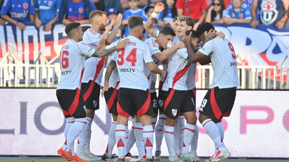 abrazo festejo gol River Lanzini amistoso Chile