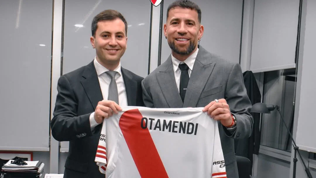 Di Carlo Otamendi River firma contrato  (Foto: River Plate)