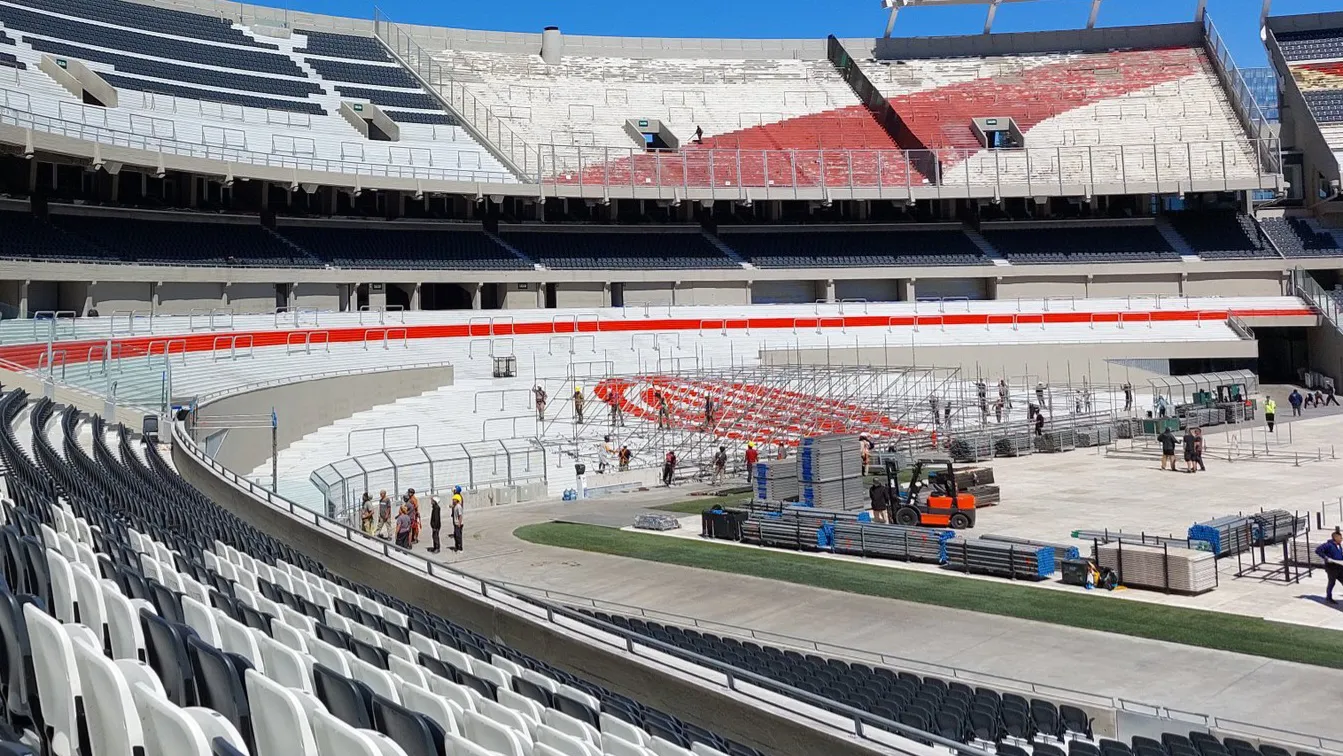 Cercos metálicos tribunas populares Monumental