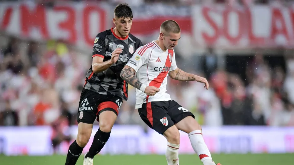 Franco Mastantuono River Barracas Central Monumental (Foto: Getty Images)