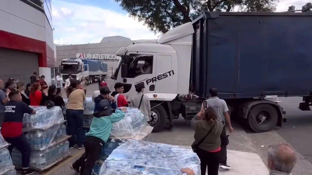 Camiones Carp Solidario River Bahía Blanca (Foto: Carp Solidario)