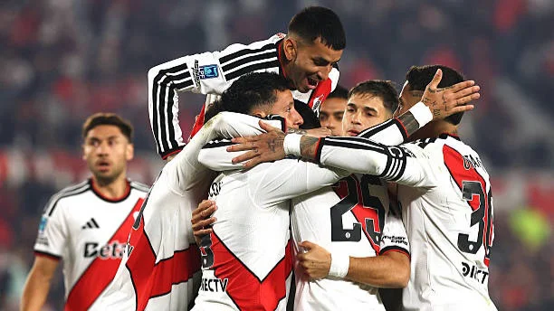 Equipo festejo gol River (Foto: Getty Images)