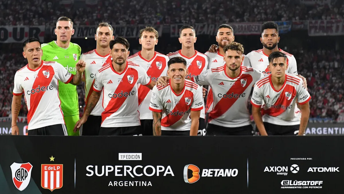 Formación River Estudiantes Supercopa Argentina (Foto: Getty)