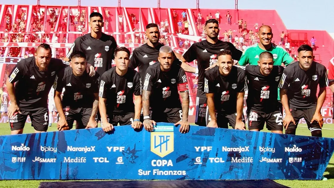 Equipo Riestra Liga Profesional (Foto: Deportivo Riestra)