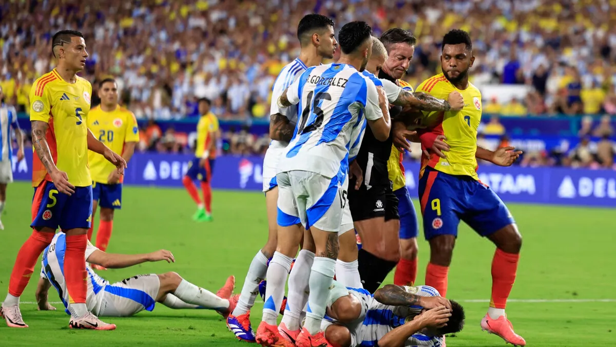 Cruce pelea Miguel Borja Copa América Colombia Argentina Miguel Borja