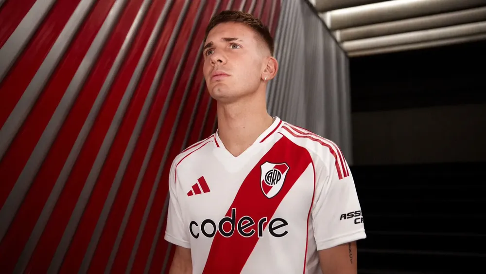 Franco Mastantuono River nueva camiseta titular 2024