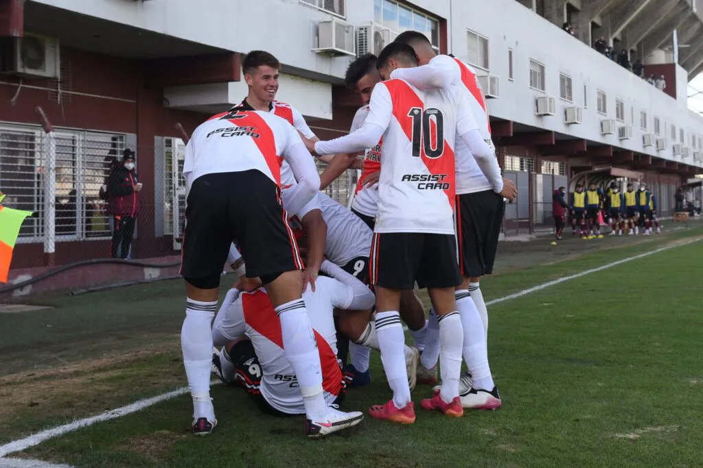 ¿Qué pasa con los pibes de River?