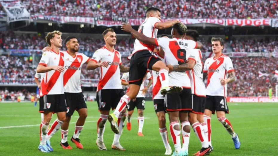 Equipo River Plate festejo plantel Monumental (Foto: River Plate)