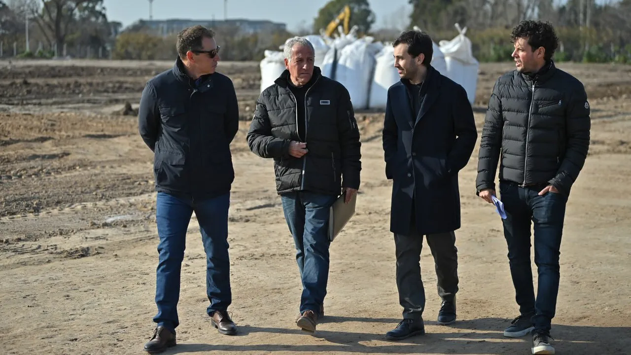 Brito Di Carlo recorriendo nueva obras