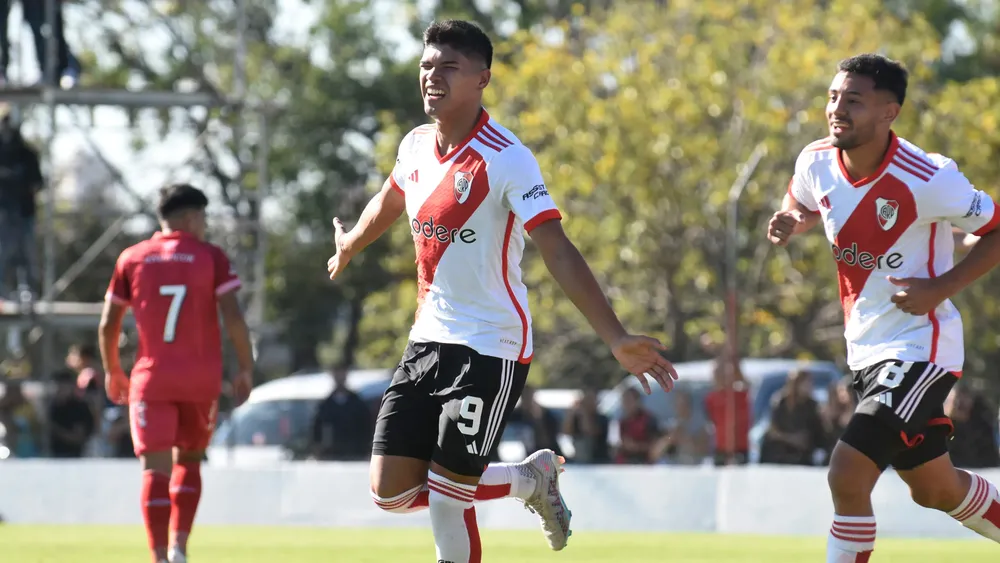 Alexis González Reserva River Argentinos Juniors gol
