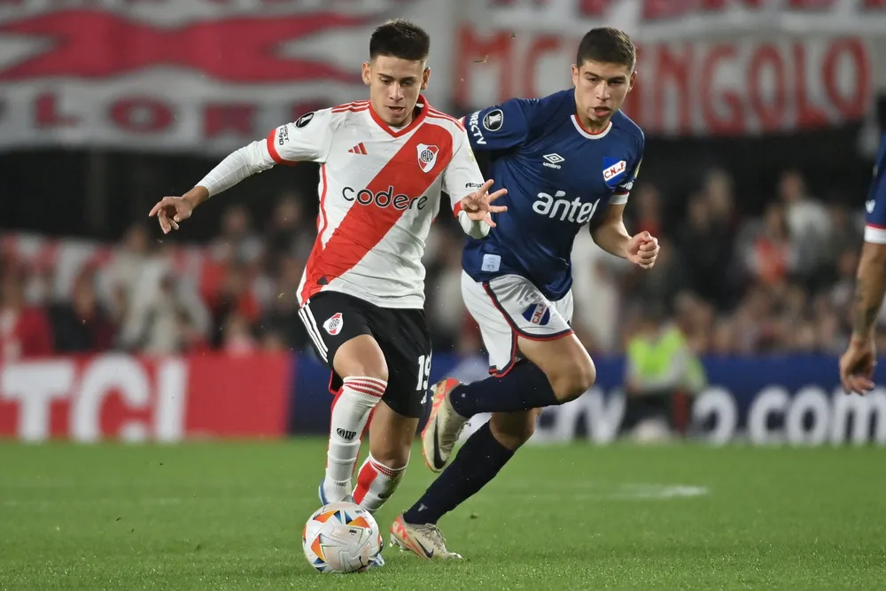 El 4x4 de River ante Nacional