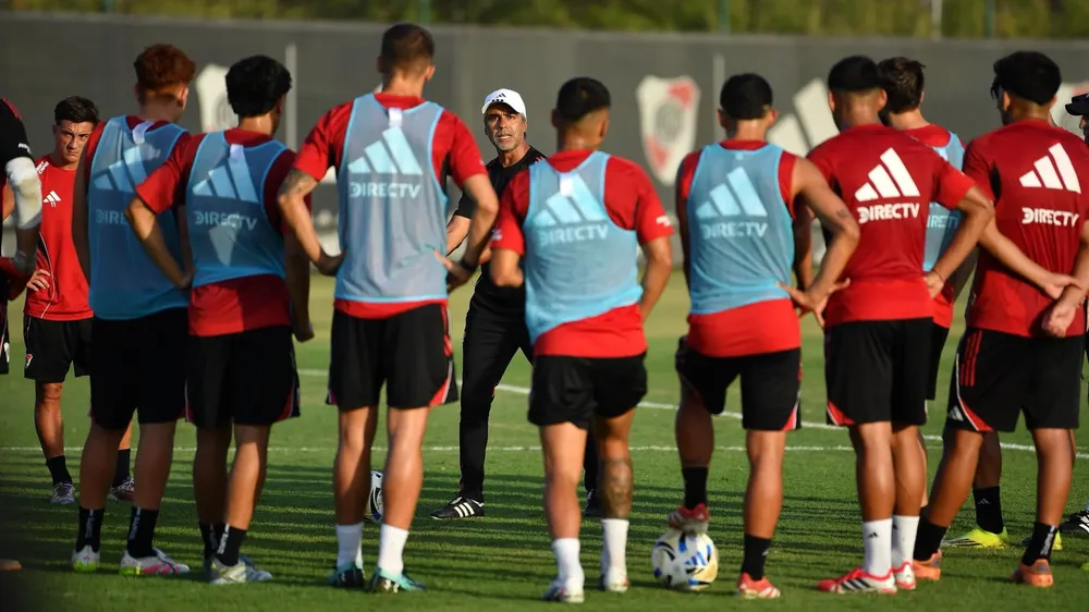 Plantel entrenamiento Marcelo Escudero entrenador River   (Foto: River Plate)