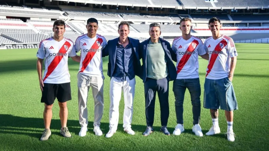 Presentación refuerzos River Monumental Gallardo