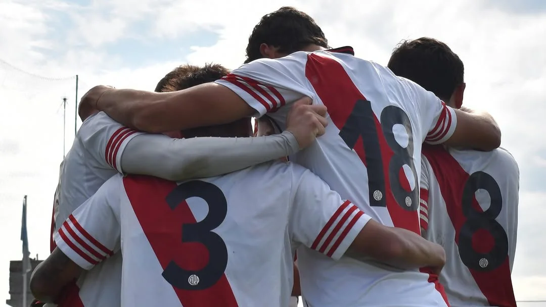 Equipo festejo gol River inferiores (Foto: River Plate)